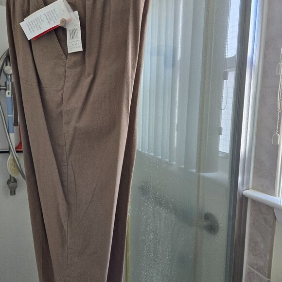 Pullon elastic waist Capri pants - Picture 1 of 3